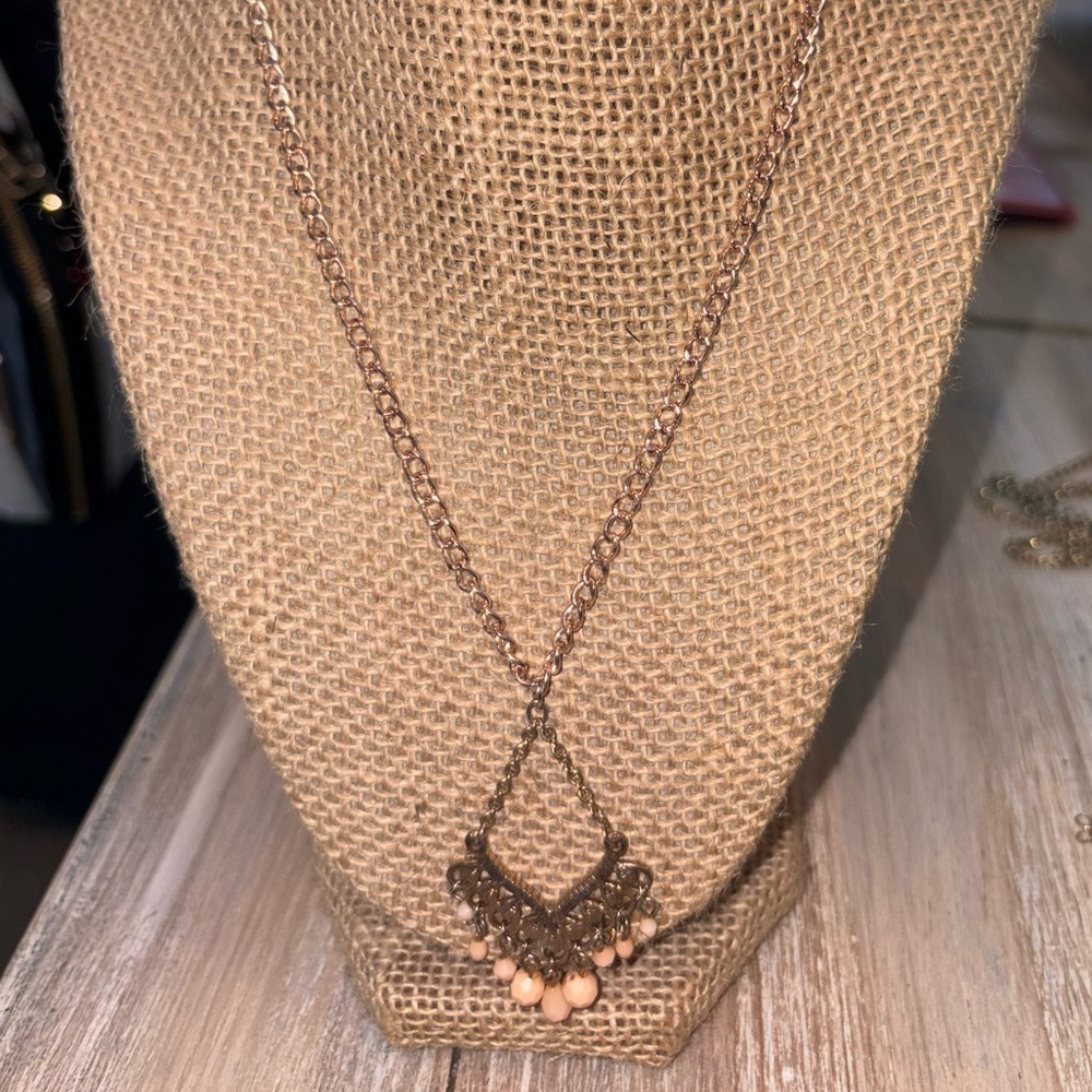 Elegant Gold and pink Pendant Necklace